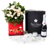 Caja regalo 12 rosas blancas + Nestlé grande + cava _caja-pequeña-negra-+-12-blancas-+-bombones-+-vela-+-cava